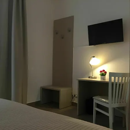 Cairoli Bed & Breakfast 4*